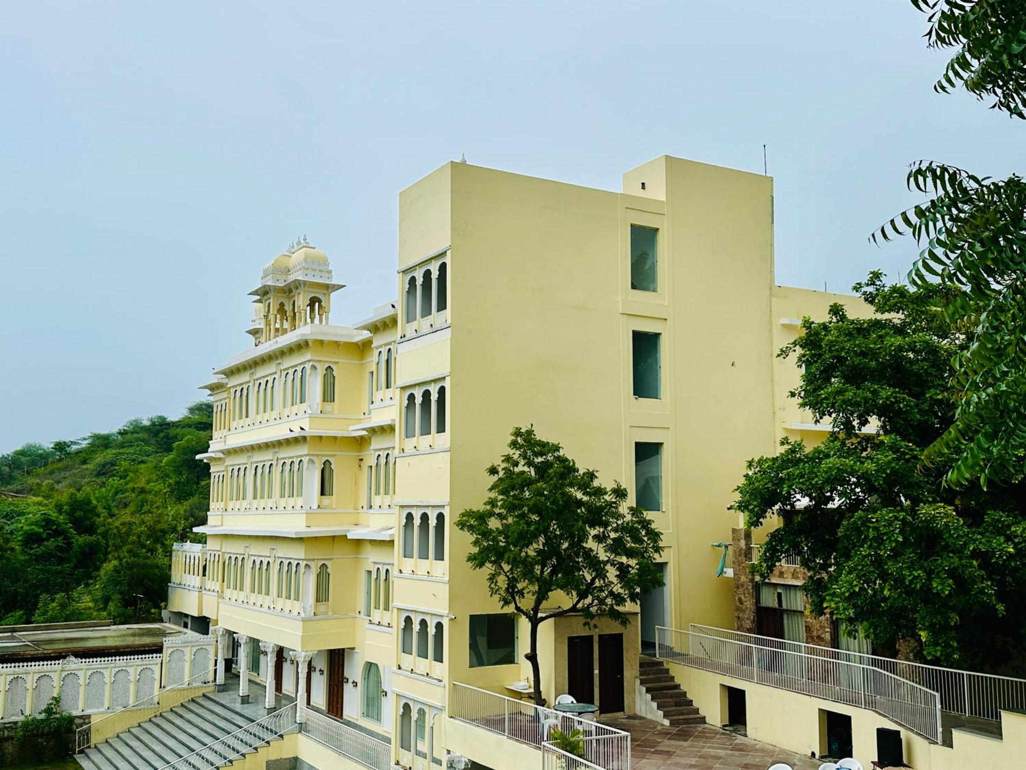 Mewar Palace Resort And Spa 烏代浦 外观 照片