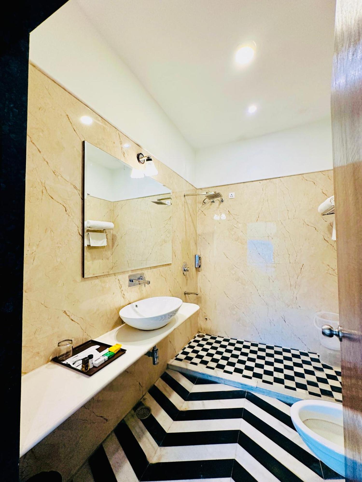 Mewar Palace Resort And Spa 烏代浦 外观 照片